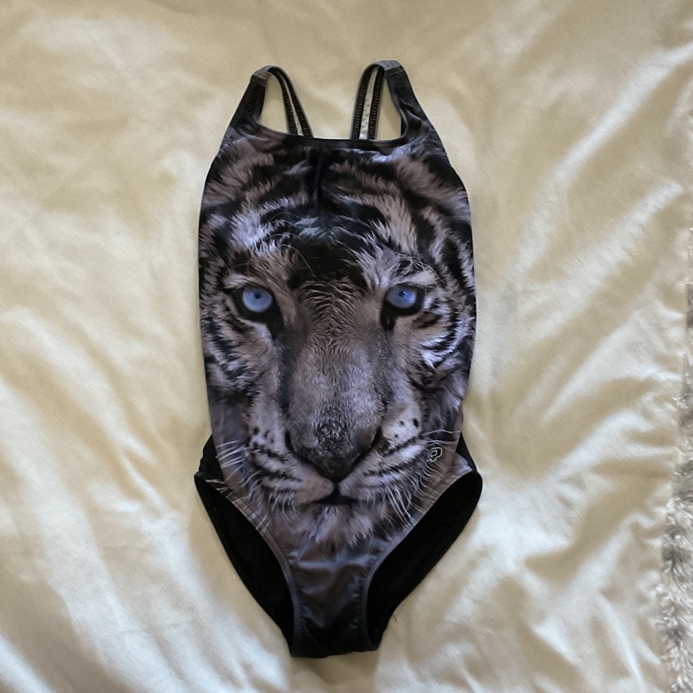 Q Swimwear Girls Size 10 White Tiger